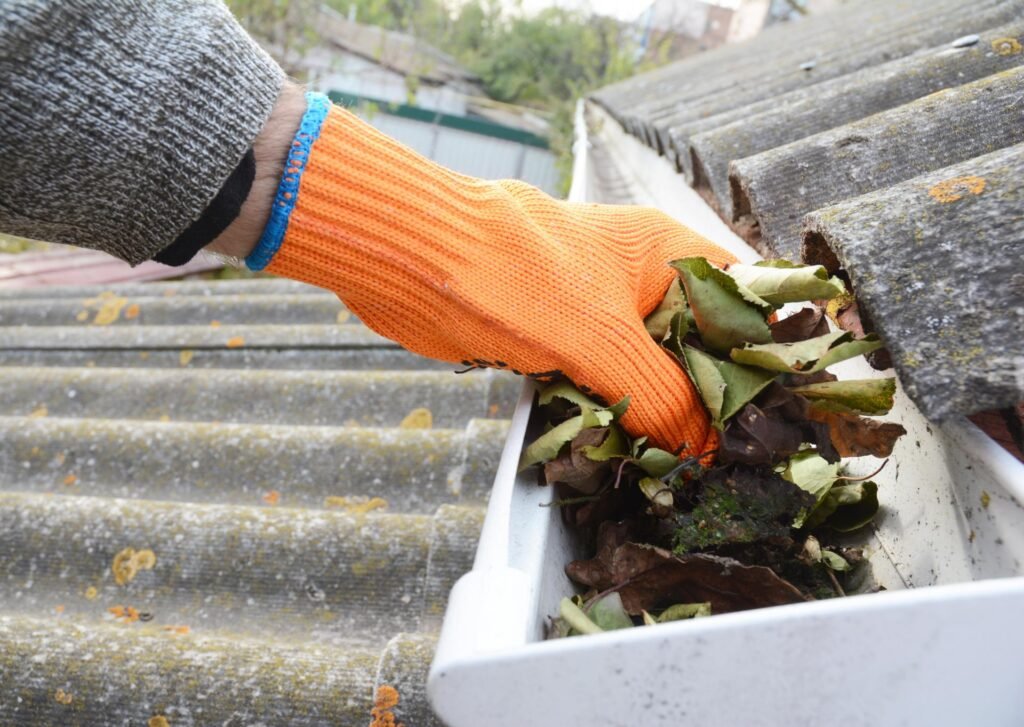 Best Commercial Gutter Cleaning in North Epping, Sydney | 5% Off - westlinkcommercialcleaning.com.au